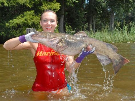 women catfish noodling videos.